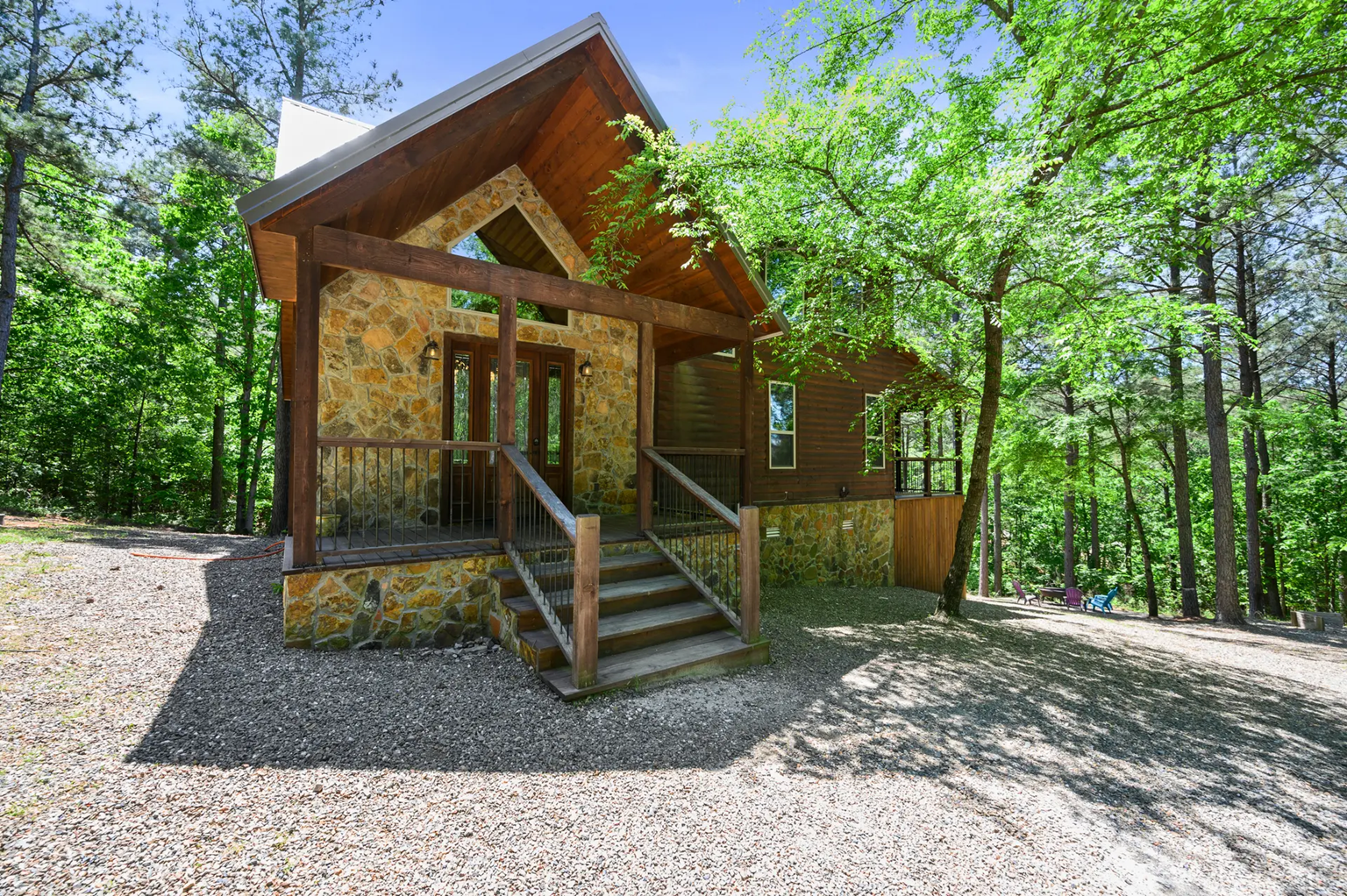 Picasso's Inspiration Cabin Image 1