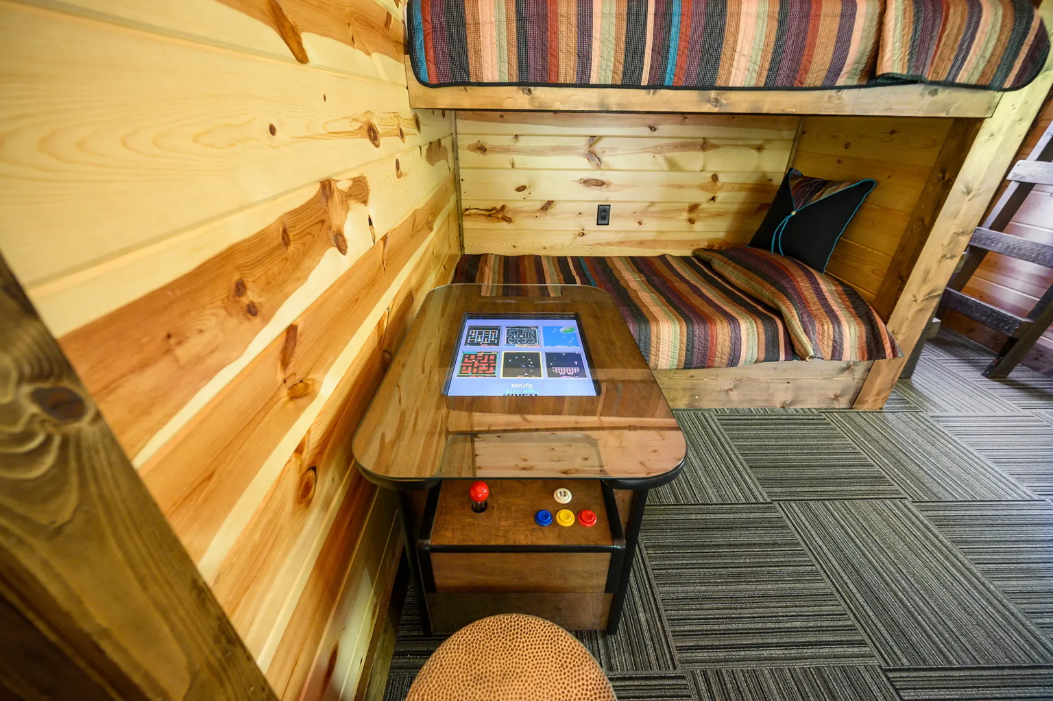 Picasso's Inspiration Cabin Image 10