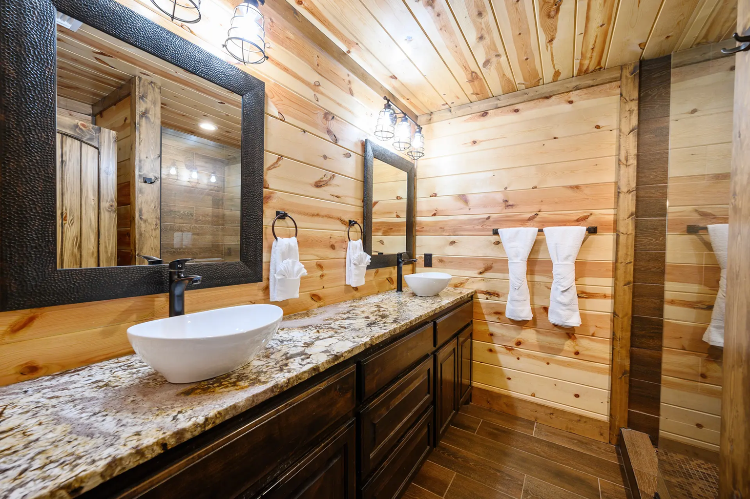 Picasso's Inspiration Cabin Image 8