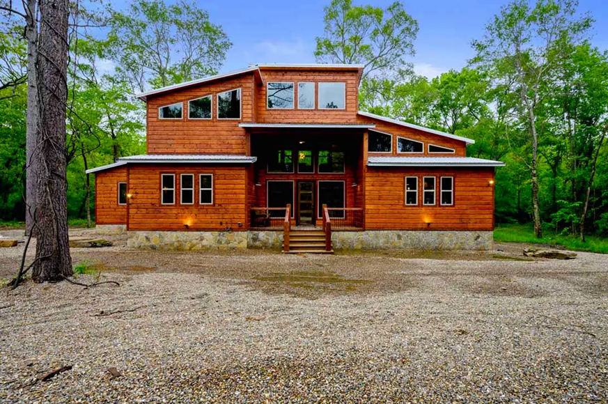 Picasso's Masterpiece Cabin Image 1