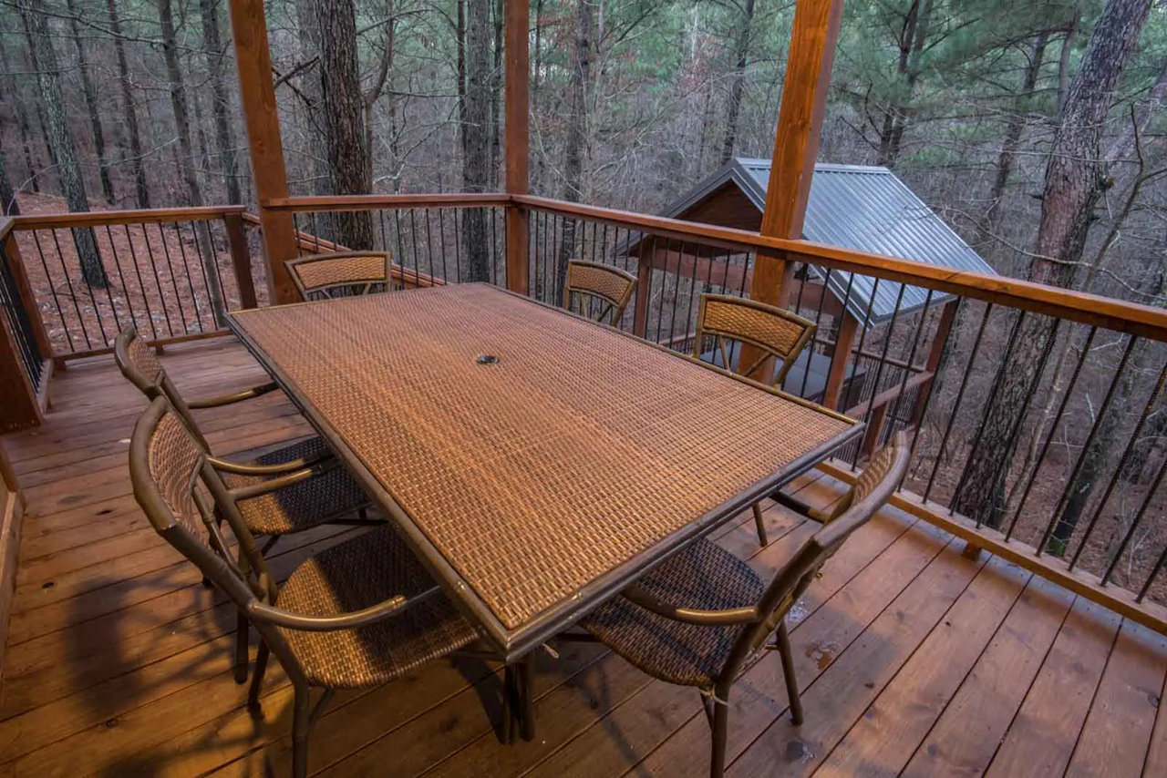 Picasso's Notebook Cabin Image 12