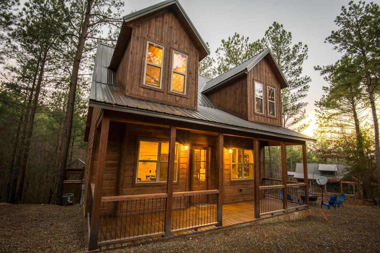 Picasso's Notebook Cabin Image 15